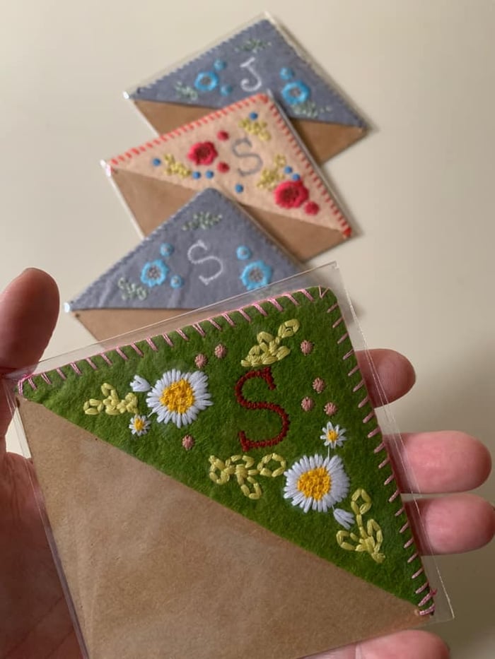 🎄Personalized Hand Embroidered Corner Bookmark