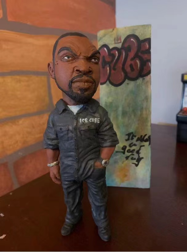 Gangster Rapper Sculpture Garden/Home Decors