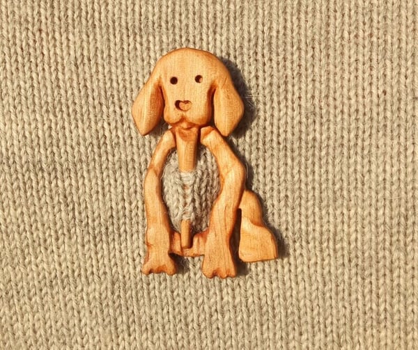 Brooch pin with wooden animal pattern (sweater clip)🎁